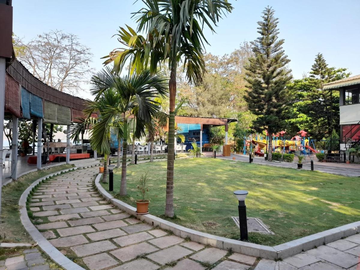 Aquarius Resort Gorhe Khurd Exterior photo