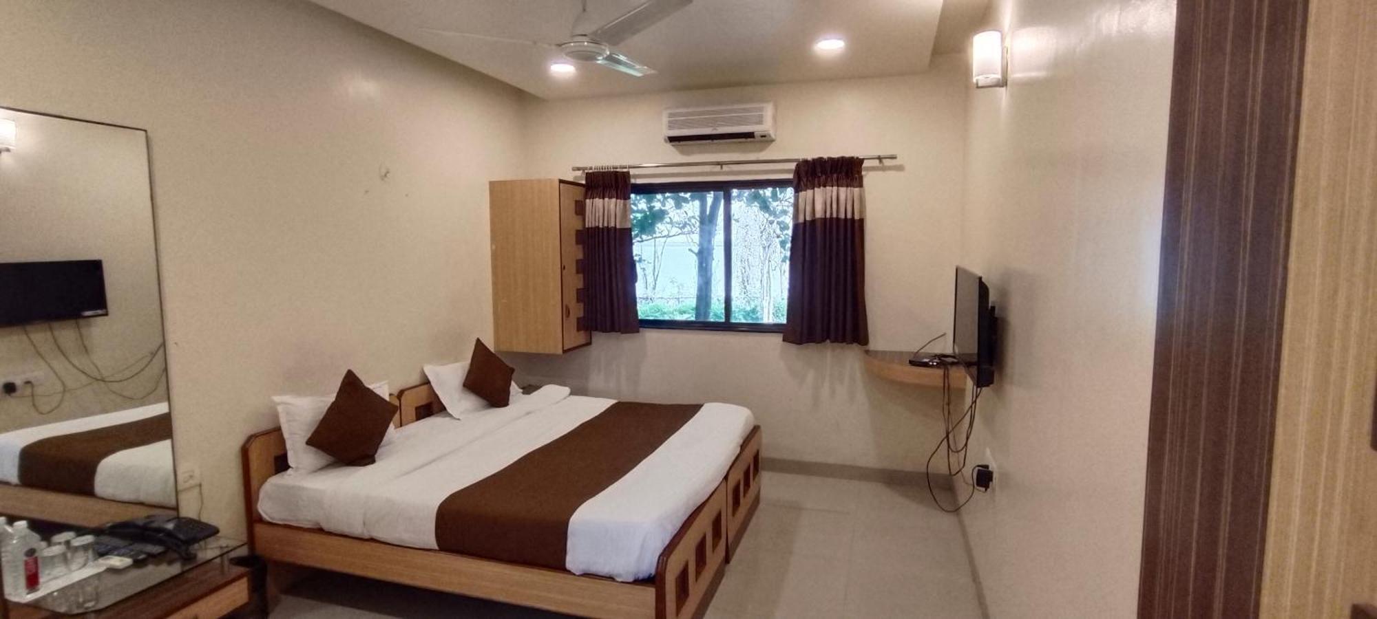 Aquarius Resort Gorhe Khurd Exterior photo
